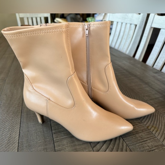 DV by Dolce Vita Tan - Alexis Kitten Heeled Boots Women’s Size 9.5 (NWOT) - Picture 1 of 15